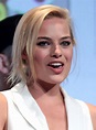 File:Margot Robbie SDCC 2015.jpg - Wikimedia Commons