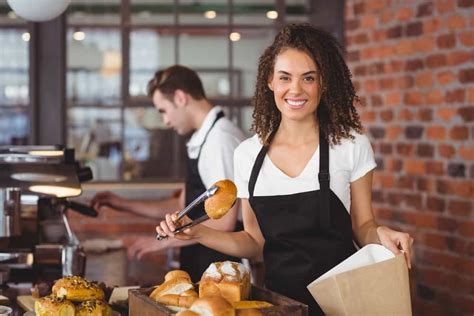 By practicing their new skills and applying them in realistic work scenarios, learners are not only more engaged but more likely to retain what they've learned, too. How to Motivate Restaurant Employees | Glimpse Corp