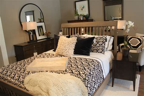 You might be lucky enough to find an ethan allen cherry poster bed or maple canopy bed as well. Ethan Allen bedroom set for fall 2014 | Bedroom set, Home ...