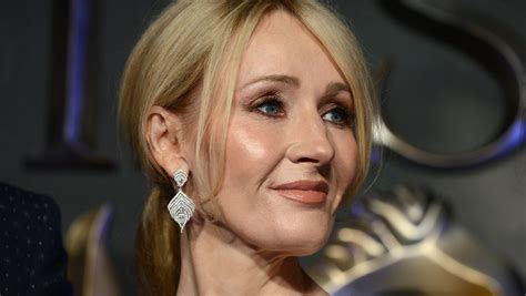 j k rowling says “a ton of potter fans were grateful” for her controversial transgender tweets