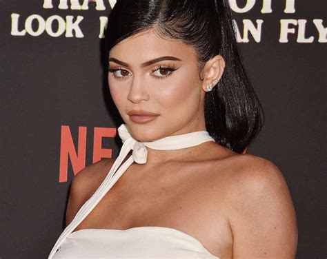 Dlisted Kylie Jenner Is In The Hospital With A Severe Case Of The Flu