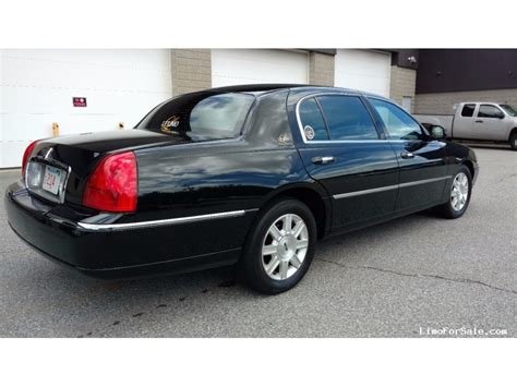 The third generation of the town car was launched at the 1997 new york international auto show. Used 2011 Lincoln Town Car Sedan Limo Signature Limousine ...