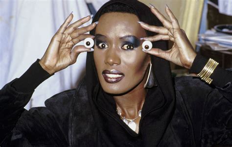 Grace jones has been able to model both in new york and in paris, france. 10 magnificent facts you might not know about Grace Jones