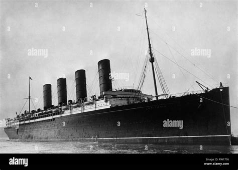 Rms Lusitania British Ocean Liner Black And White Stock Photos And Images