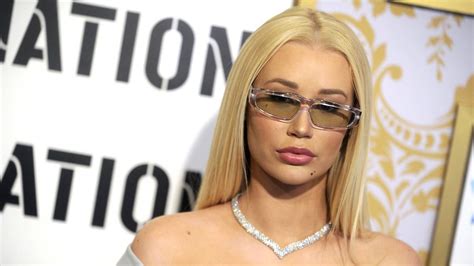 Iggy Azalea Posts Statement After Topless Photos Of Her Leaked Online Ladbible