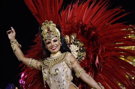veja as musas do segundo dia de desfiles do carnaval de são paulo carnaval musa sambodromo