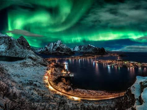 The 14 Most Insanely Beautiful Coastlines In The World Northern Lights Lofoten Norway