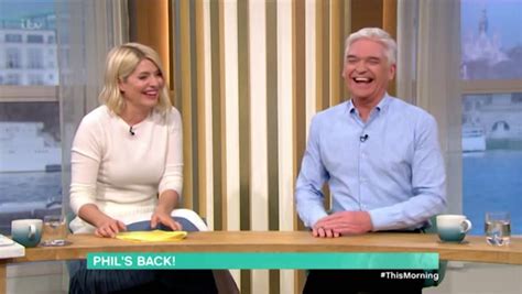 Holly Willoughby Expects Angry Email As She Plans To Lick Phillip Schofield S Face Mirror
