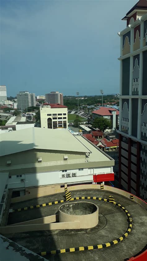 Antara hotel yang terbaik ada di kuala terengganu,service yang baik dan view yang sangat menarik!! Cempaka Biru: Paya Bunga Hotel Terengganu