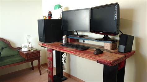 Homemade small long cheap gaming desk office. DIY computer desk #handmade #crafts #HowTo #DIY