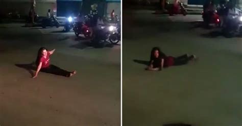 Pune Intoxicated Woman Blocks Traffic Watch Viral Video
