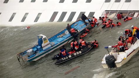South Korean Ferry Capsizes And Sinks Hundreds Missing Nbc News