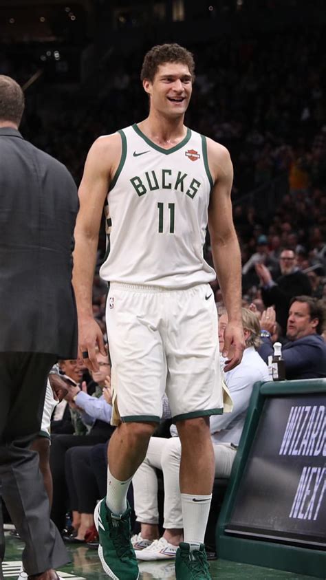 Brook Lopez Height Age Body Measurements Wiki