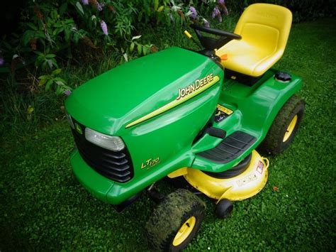 John Deere Lt170 Ride On Mulch Mower With A 42 Inch Freedom Deck