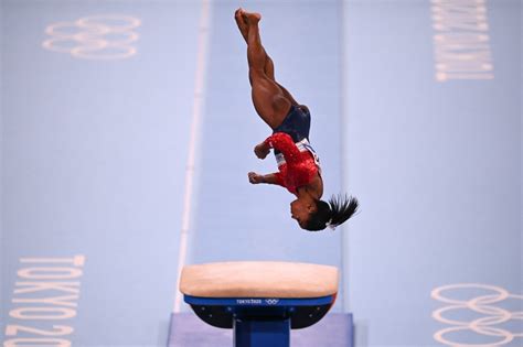 In Stunner Us Gymnastics Phenom Biles Quits Tokyo Final Russia Takes