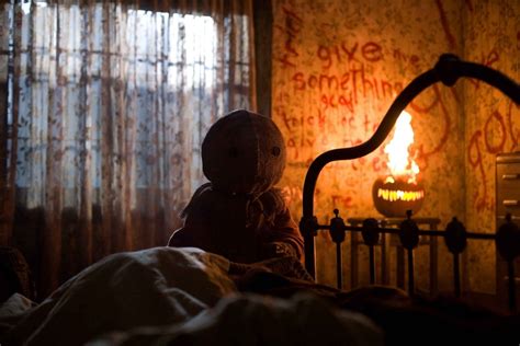 Top 10 Halloween Movies For An Unforgettable Date Night Experience With Spooky Thrills