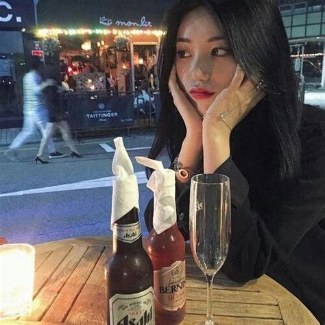 pin by 𝓐𝓮𝓼𝓽𝓪𝓻𝓻𝓲𝓾𝓼 ` ☆ on ulzzang 얼짱 ulzzang girl drinking alcohol girl girl drinking wine