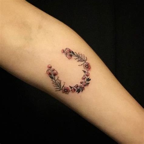 Floral Horseshoe Tattoo By Carin Silver Classy Tattoos