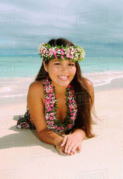 Usa Hawaii Oahu Portrait Of Hawaiian Girl In Haku And
