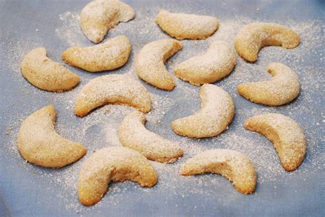 Almond Crescent Cookies Keebler