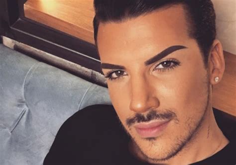 Kerimcan durmaz biyografisinde kerimcan'ın anne ve babası ile serveti, evi ve sevgilisi detayları var. Kerimcan Durmaz üzerinde servet taşıyor! | Temiz Magazin