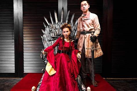 Couple Throws Game Of Thrones Themed Wedding Party For Their Friends