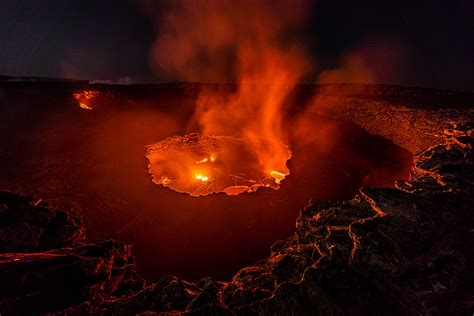 Leuchtender Lavasee Blick In Den Vulkan Erta Ale In Äthiopien Zielfoto