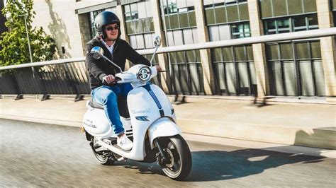 German Electric Mobility Startup Trinity Unveils Uranus Rs Scooter