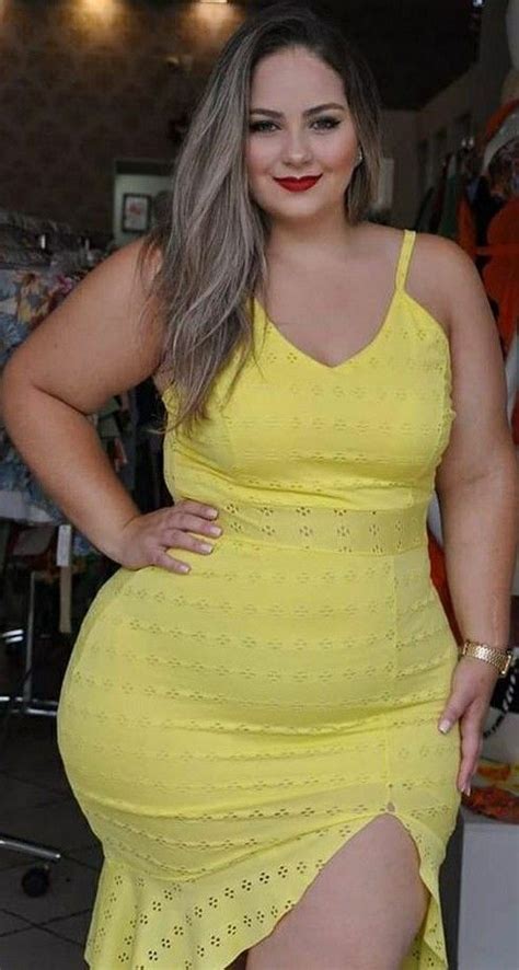 stunning yellow dress outfit for curvy women
