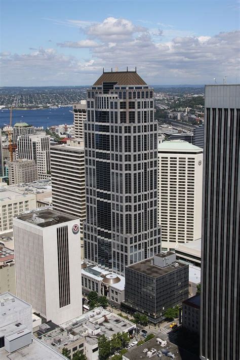 Us Bank Centre Is A 177 M 44 Story Skyscraper In Seattle In The Us