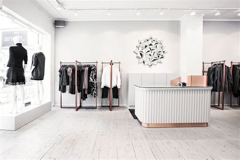 Ann L Shop Interior Helle Flou Interior Designer Clothing Store