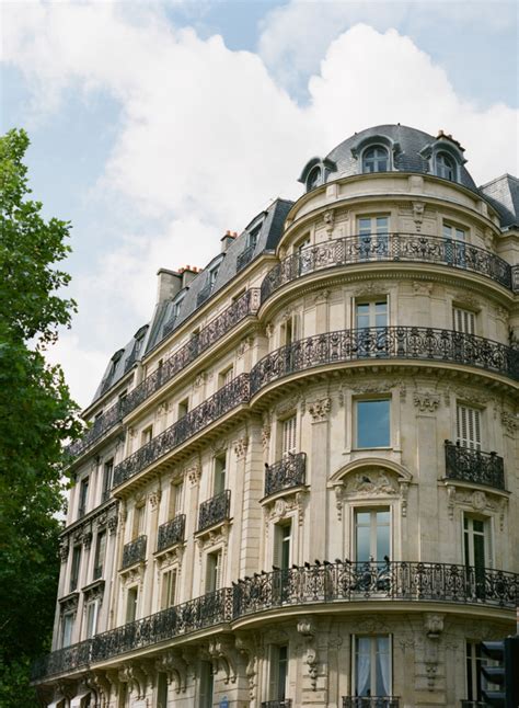 Classic Parisian Architecture Entouriste