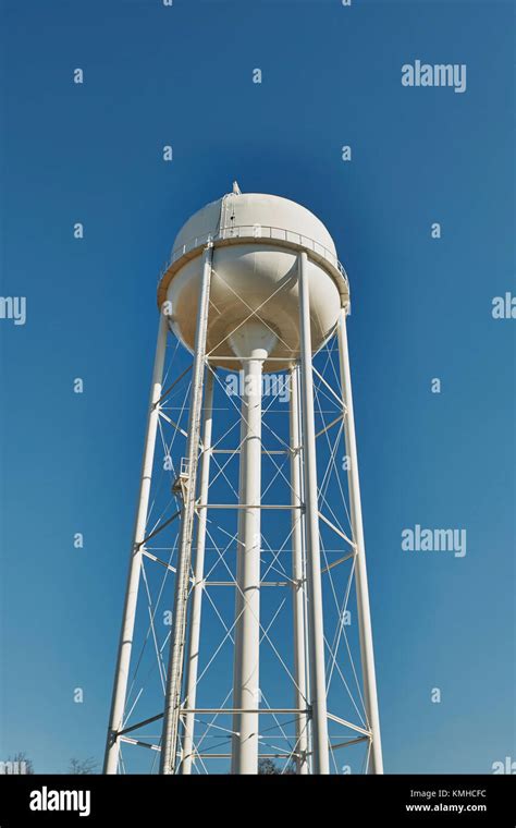 Tall White Water Tower Hi Res Stock Photography And Images Alamy