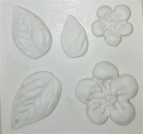 molde de silicone flor e folhas para confeitaria e biscuit elo7