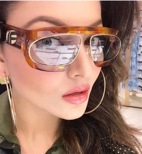 Monique Oversized Sunglasses Women 2018 New Big Black Frame Clear Lens Female Sun Glasses For