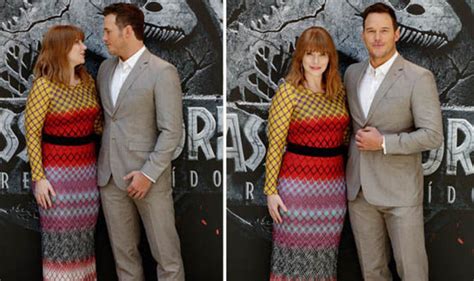 Jurassic World Cast Pictures Chris Pratt And Bryce Dallas Howard In Pictures Films
