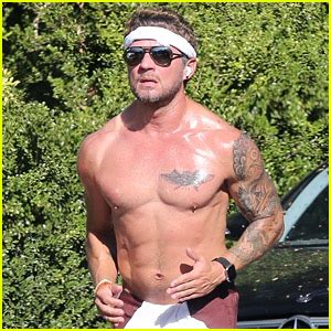 Ryan Phillippe Is Showing Off His Ripped Body At In New Shirtless Photos Ryan Phillippe