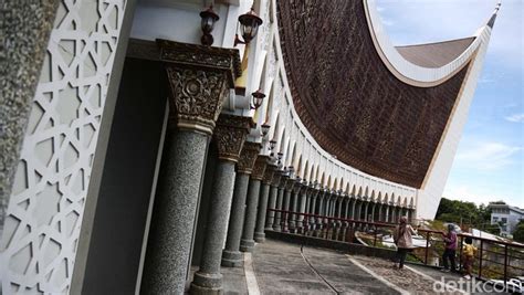 Kemegahan Masjid Raya Sumbar Yang Masuk Daftar Desain Terbaik Dunia