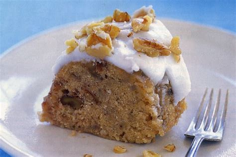 I've been thinking about the cake my mom used to make when i was little/growing up, a banana walnut cake w/cream cheese frosting and wondered if i'd be able to find a recipe. Microwave Banana & Walnut Cake Recipe - Taste.com.au