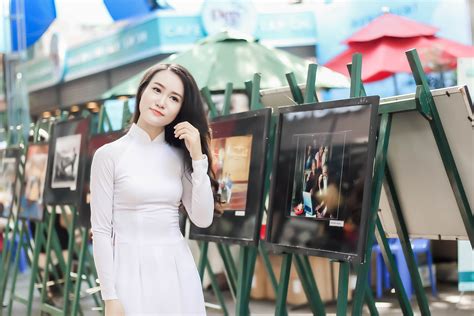 2592x1728 White Dress Model Brunette Woman Asian Girl Wallpaper