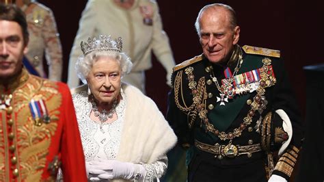 Pakaian Baru Ratu Elizabeth Ii Tak Lagi Pakai Bulu Hewan Asli Global
