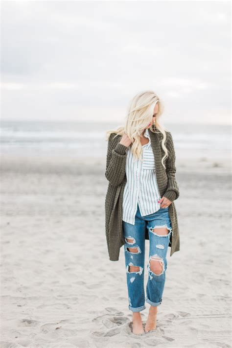 Winter Beach Style In Southern California Fall Beach Outfits Winter