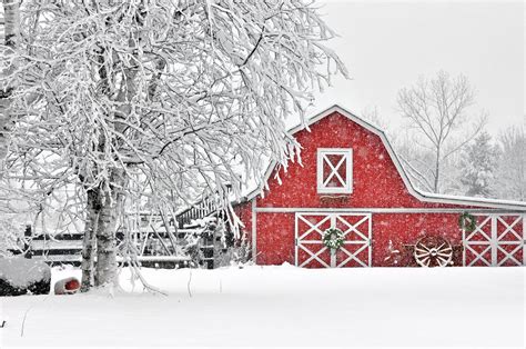 Pin By Tamara Book Holt On Beautiful Places Barn Pictures Barn