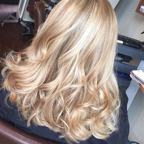 Will you look good with platinum blonde hair? Perfect honey blonde balayage hair color Full head of ...