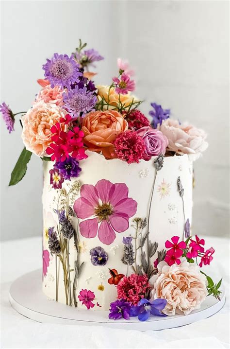 33 Edible Flower Cakes That Re Simple But Outstanding Garden Party