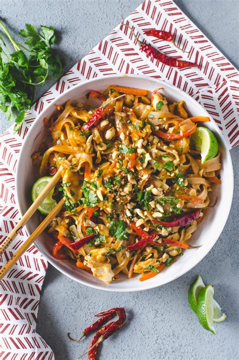 Easy Spicy Chicken Pad Thai My Modern Cookery