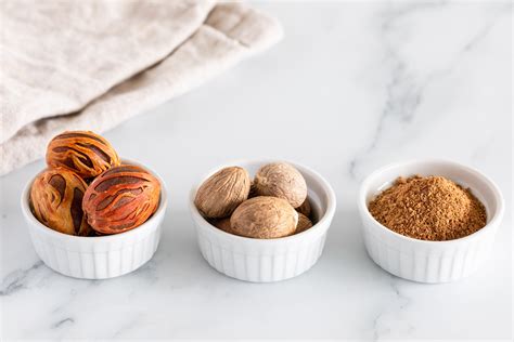 Learn All About Nutmeg And How To Use It Food Facts Food Savoury Dishes