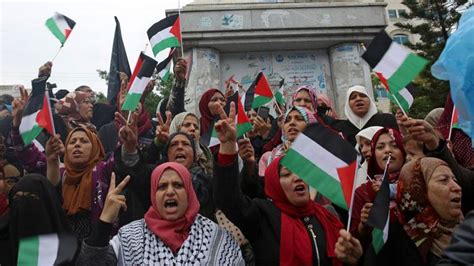 Aksi Warga Palestina Saat Tolak Yerusalem Jadi Ibu Kota Israel Foto
