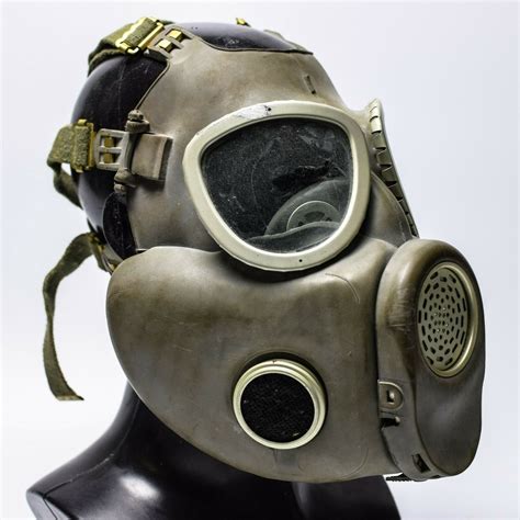 Collectibles Soviet Era Polish Gas Mask SR 1 W Hose Red Filter Scary