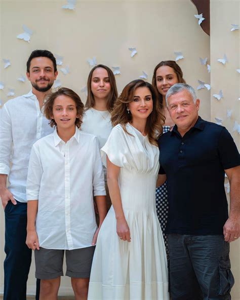 Les 50 Ans De La Reine Rania En Famille